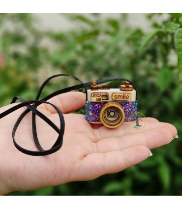 گردنبند چوبی مدل دوربین عکاسی