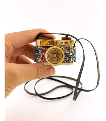 گردنبند چوبی مدل دوربین عکاسی