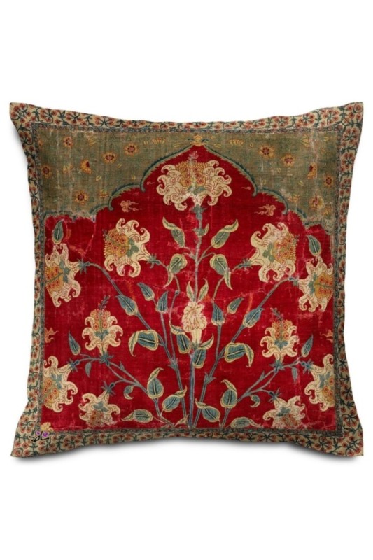 کوسن مخمل دلنواز